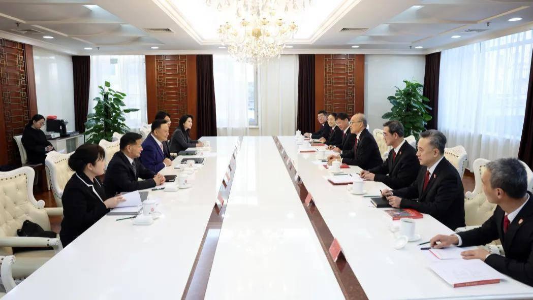 首场宣讲：感人至深 催人奋进