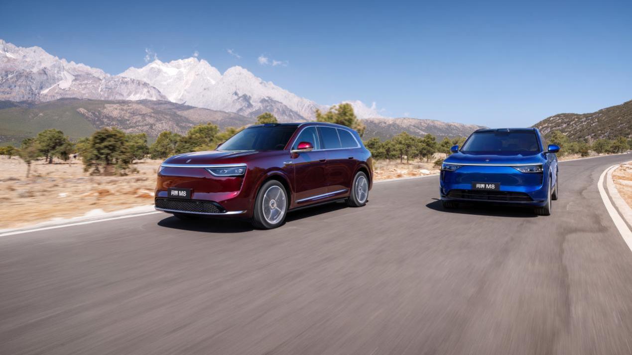 解锁假日出行新体验，问界M8纯电版陪伴全家邂逅美好春日