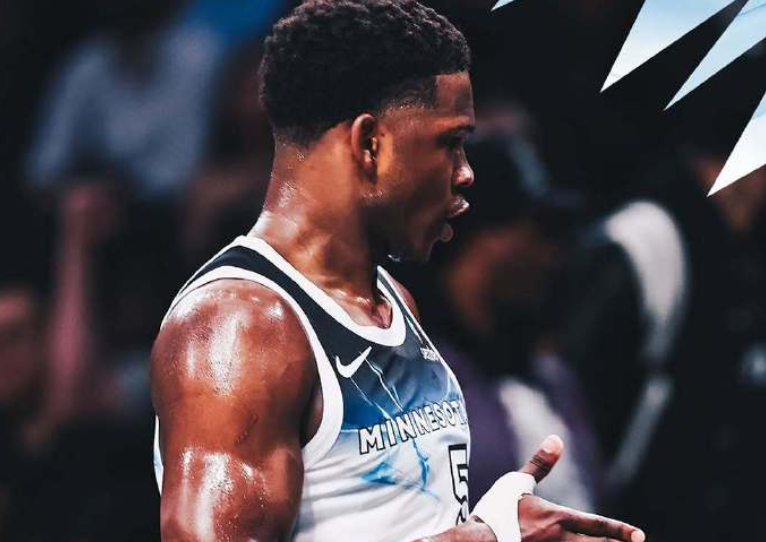NBA78年唯一！22岁华子场均30+命中率还6成，这数据连乔丹都没做到
