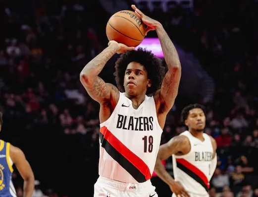 联盟消息人士透露，开拓者将裁掉双向合同球员贾文特-库克。
库克曾代表开拓者队出战