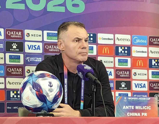 中国女足1比2不敌澳大利亚无缘决赛，赛后发布会上，中国女足主帅米利西奇表示，为队