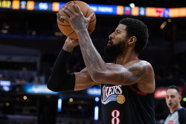 乔治来时我就说过…

季后赛一定不要低估这种名人堂级老将球星的作用。乔治再怎么样