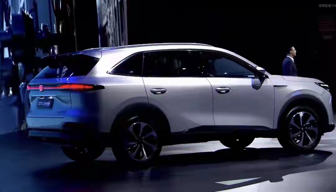 长安放大招！CS75 PLUS HEV首搭蓝鲸超擎混动，4.67L油耗+7.9s破百