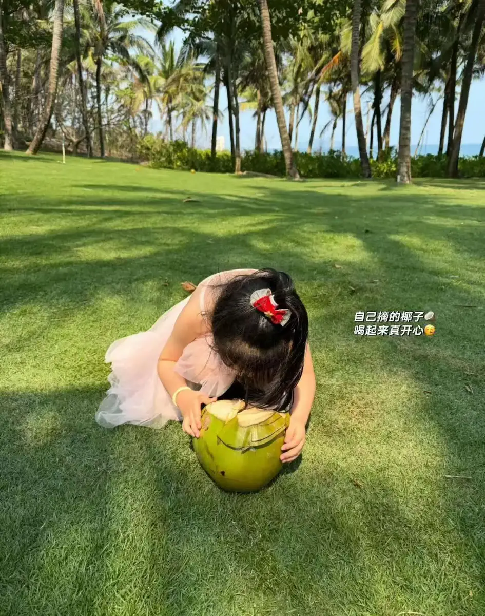 潘玮柏老婆晒和女儿合照 5岁小千金模样灵动乖巧可爱
