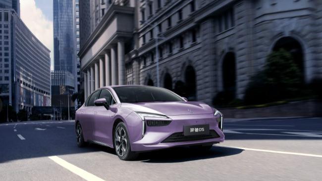 江铃集团新能源易至汽车羿驰05巧克力换电版解锁司机增收新路径