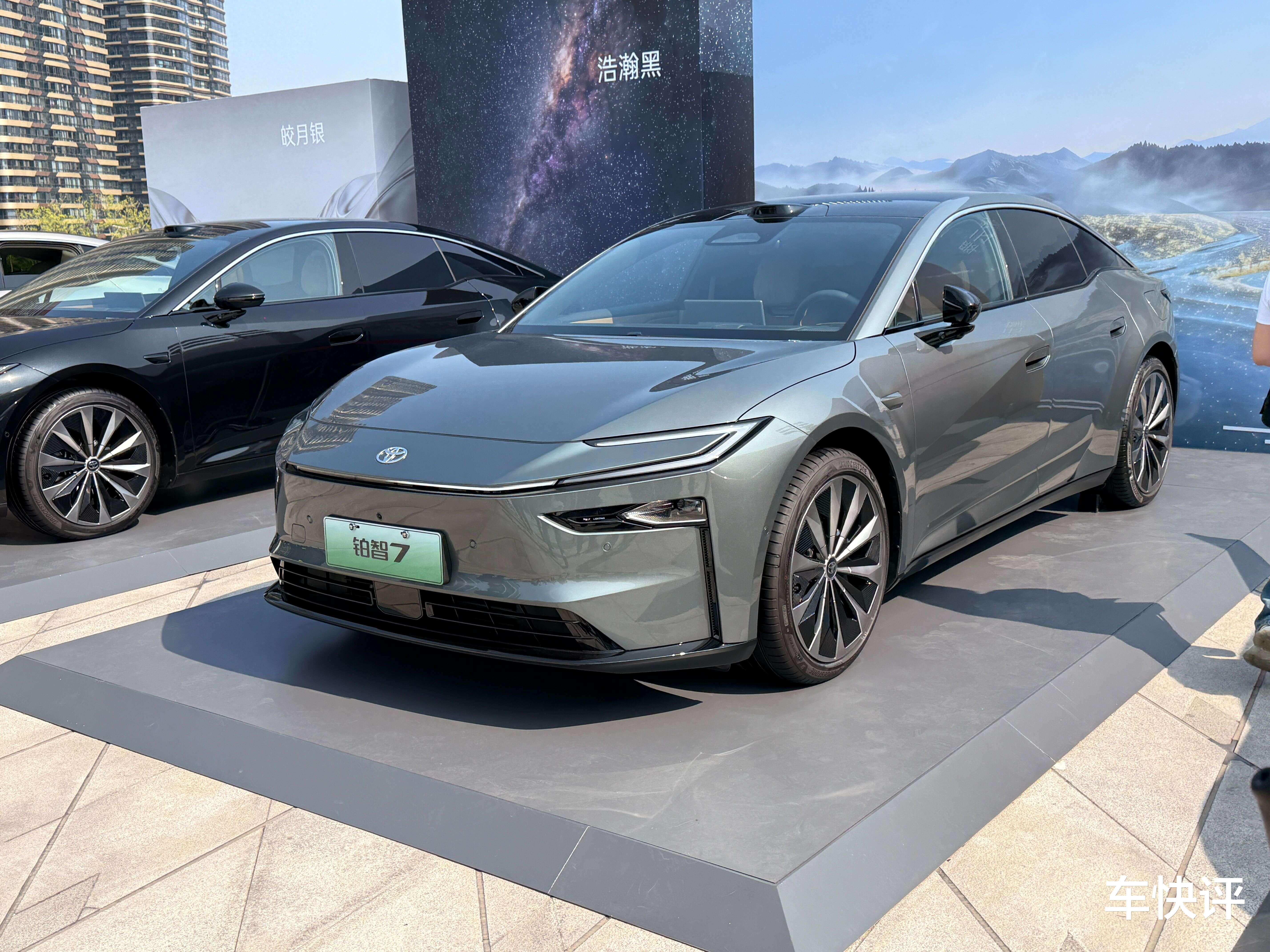 日产N7销量崩了，刚上市的丰田铂智7，能挽回合资车的面子？