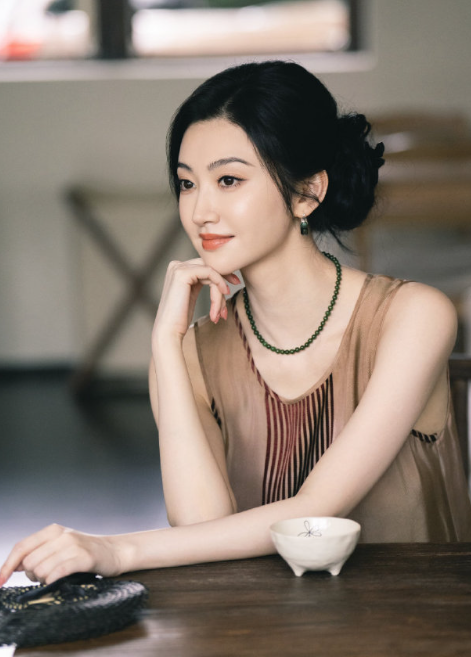 景甜的松弛感妆造，超绝超不错的，nice！