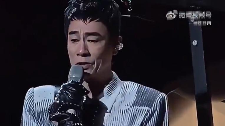 陈小春北京演唱会遭集体喊退票，48 小时逆风翻盘凭什么圈粉无数？