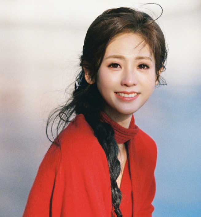 邢菲的新春美照，这整体的感觉也是很nice的了！