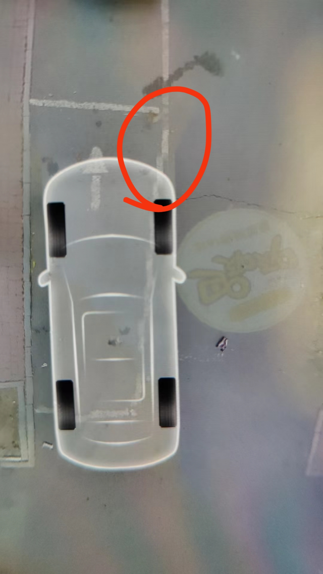 25款宋360出现畸变
很明显的畸变，之前没有的。