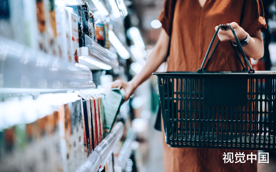 深夜便利店，我看见收银员用冥币找零