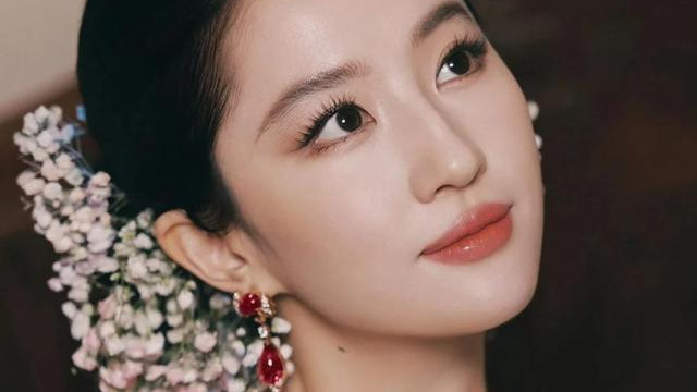 刘亦菲泰国度假！