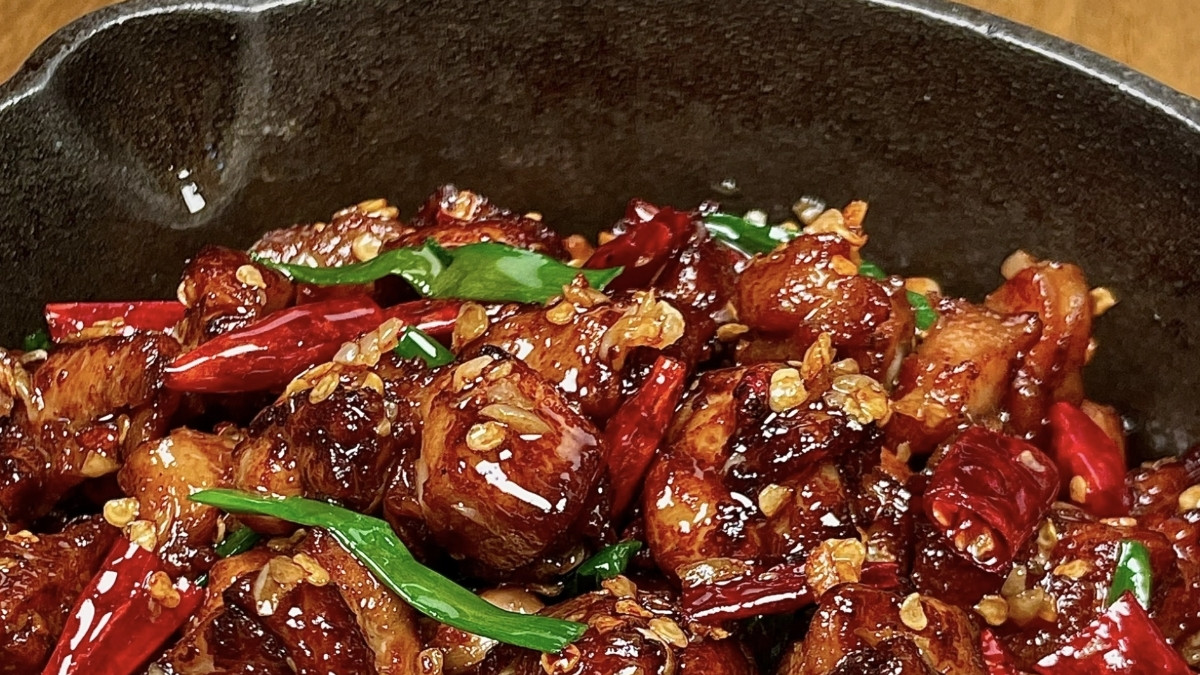 金黄酥脆的诱惑：在家复刻网友爆款辣子鸡丁