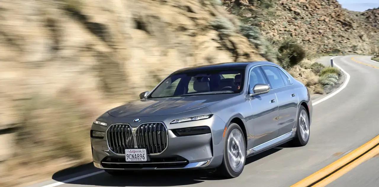 宝马直接放话：下一代纯电平台续航轻松破800km，彻底不需要增程器来救场。

欧