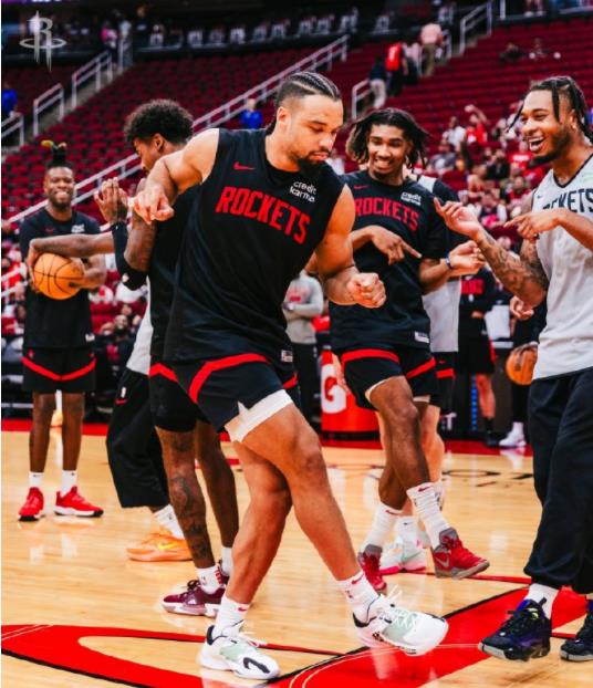 太阳队球星狄龙布鲁克斯的合同下赛季之后就将到期，这样的话，他将成为自由球员。预计