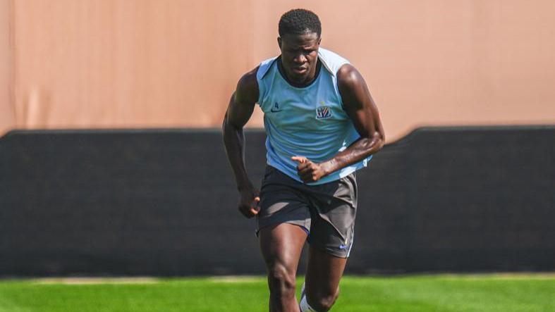 盖伊+拉唐即将迪拜试枪！对手曾败在蓉城脚下，李昊身价必疯涨，申花重新报价