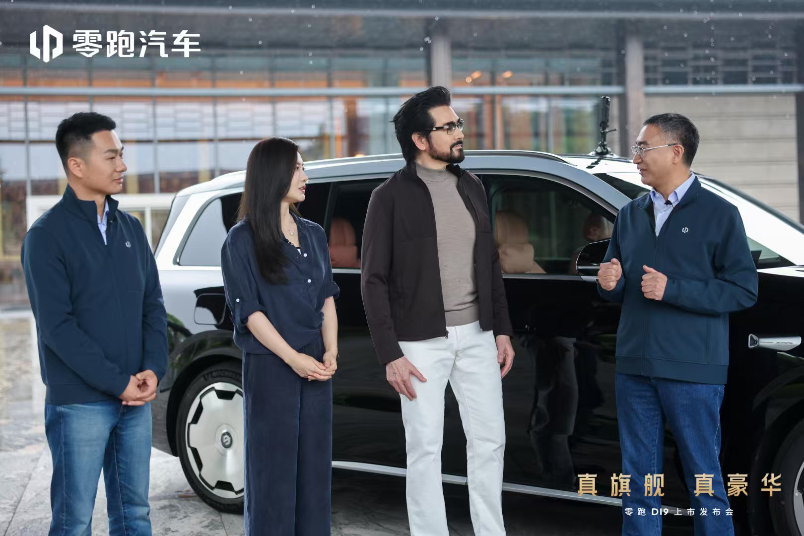 费翔说D19“开起来很稳”，我相信他不是在背台词。这种级别的艺术家，不会为了钱去