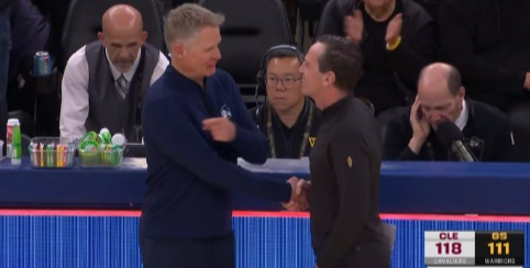 勇士111:118不敌骑士，遭遇三连败。同时骑士锁定季后赛席位。
你怎么评价本场