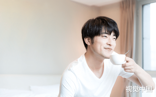 爸妈用精英模式把我培养长大，却要我花千万彩礼娶个秃头侏儒女，得知真相后我崩溃了