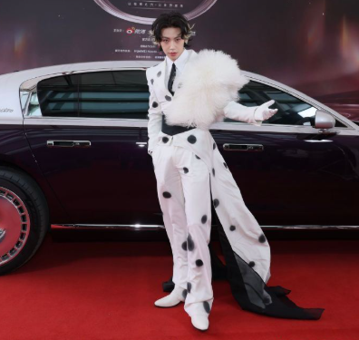 首批下车生图真的太值了，全程看得特别认真，没有一点想划走的念头，群星璀璨的画面真