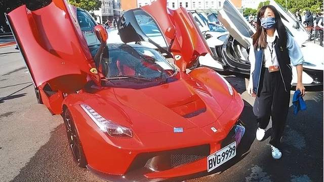 看着被拍卖的24台顶级超跑，我才明白为什么说“正义虽迟但到”