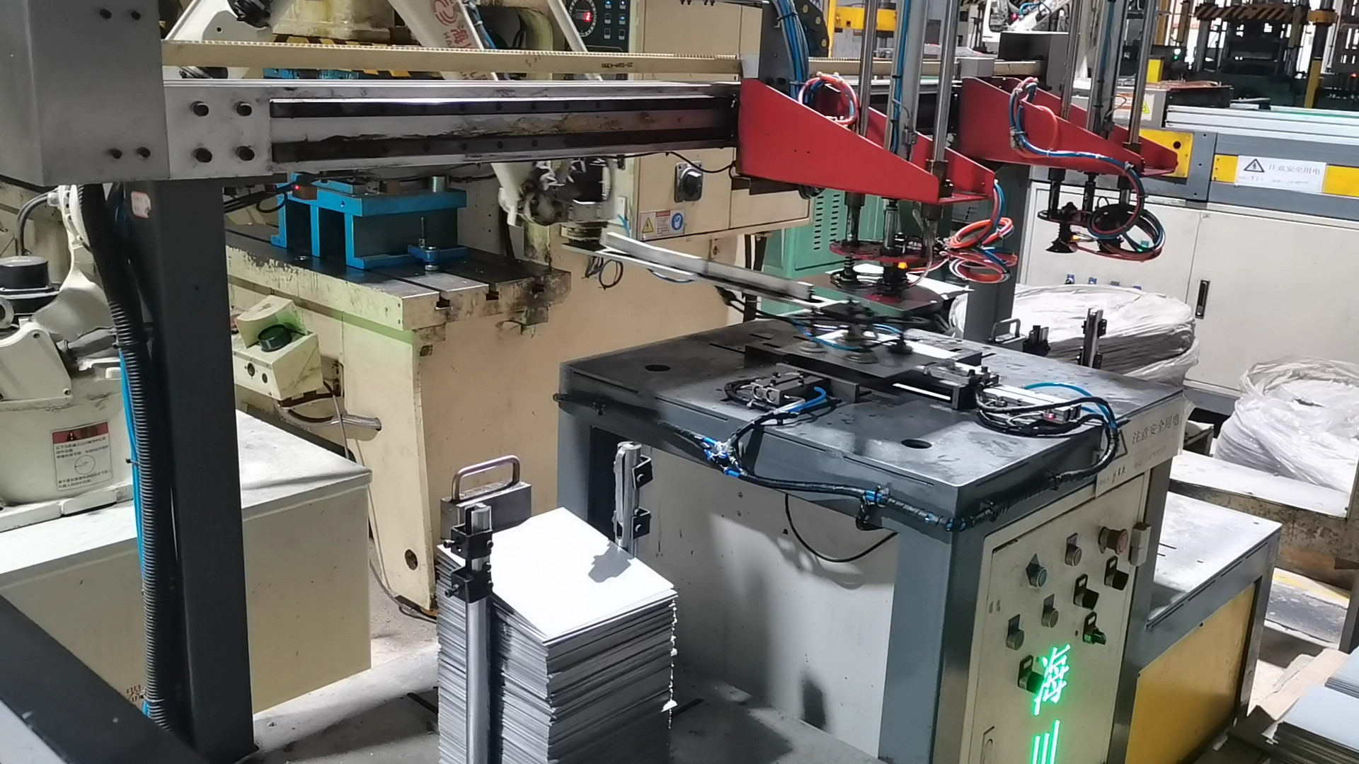 从车间到智造：制造业的智能化转型之路