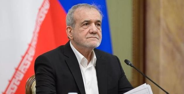 伊朗总统的态度转变了。伊朗总统佩泽希齐扬25日在社交媒体发文称，正如伊朗已故最高