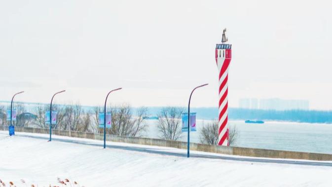 爆火的南京灯塔咖啡，为何褒贬不一？