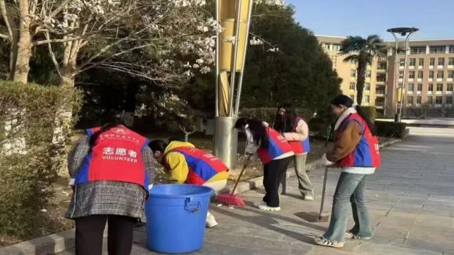 宝鸡职院开展“青春志愿行 奋进‘十五五’”学雷锋志愿服务活动