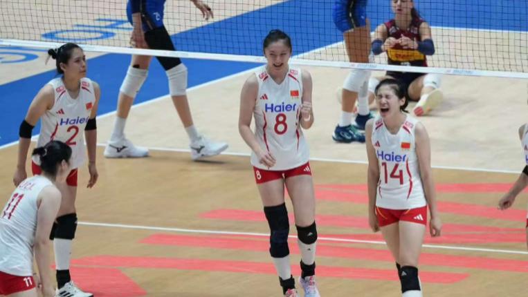 世界女排联赛最新积分榜：中国2-3意大利，美国头名，日本3-2逆转