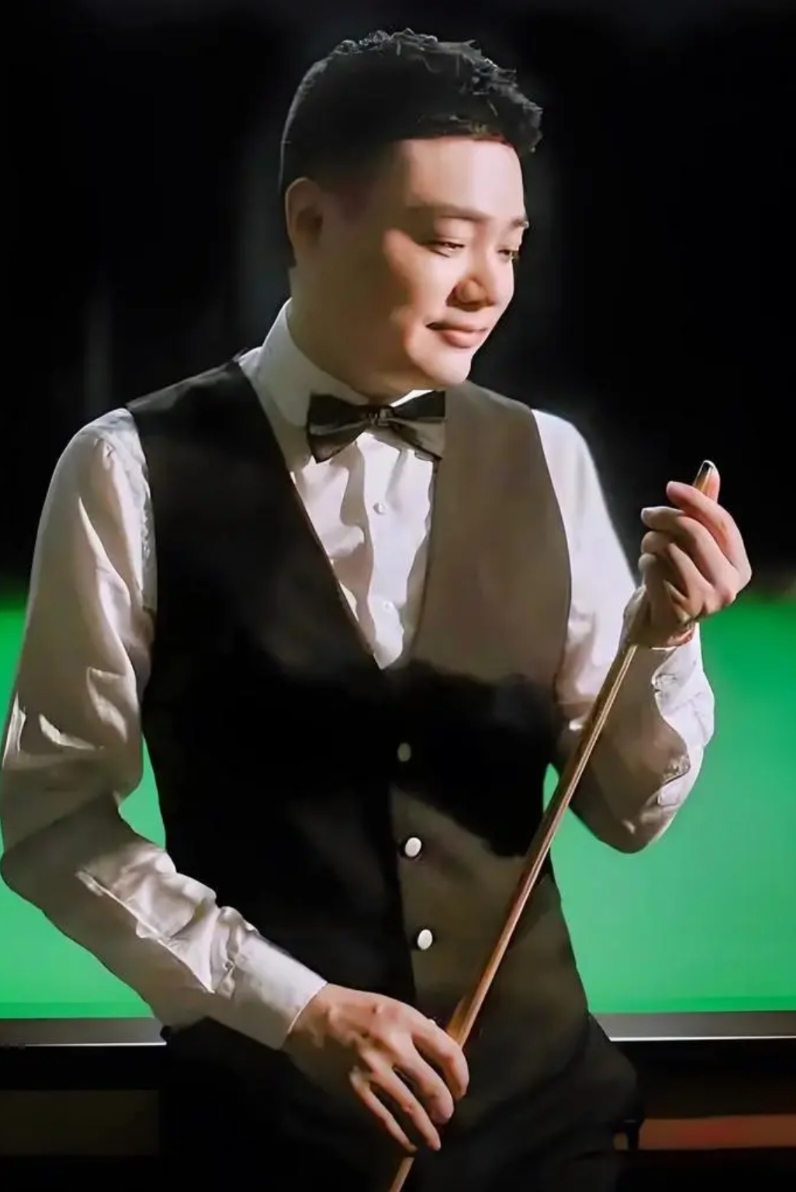 就这状态，我敢说，赵心童也不是丁俊晖的对手。
世锦赛首轮第一阶段，丁俊晖7-2遥