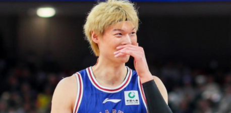 上海男篮球员王哲林：如果再给我一次机会我肯定会去打NBA。王哲林在参加一档节目当