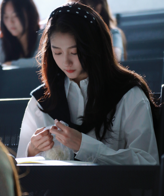 校园日常碎片正在持续掉落中