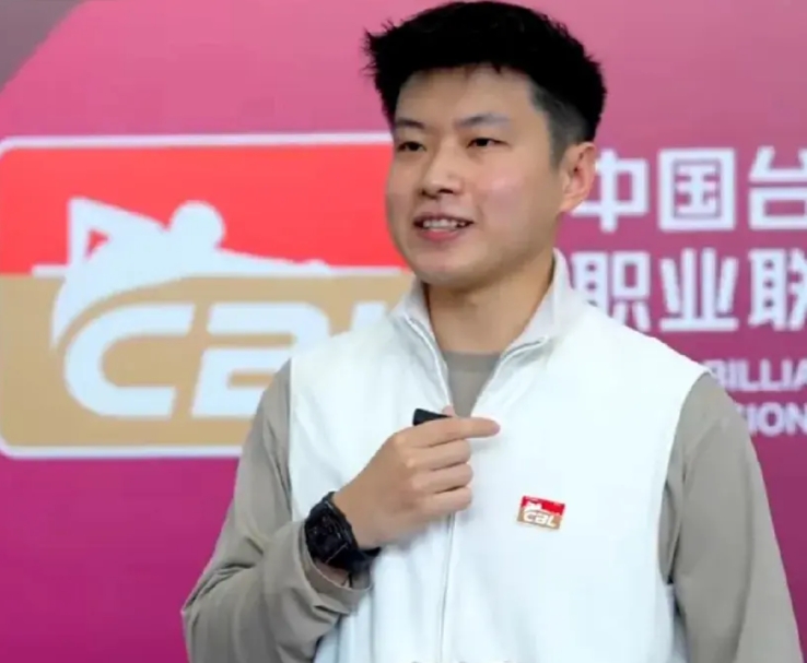 赵心童回应入选名人堂
参加CBL联赛启动活动期间，赵心童接受采访总结赛季表现:“