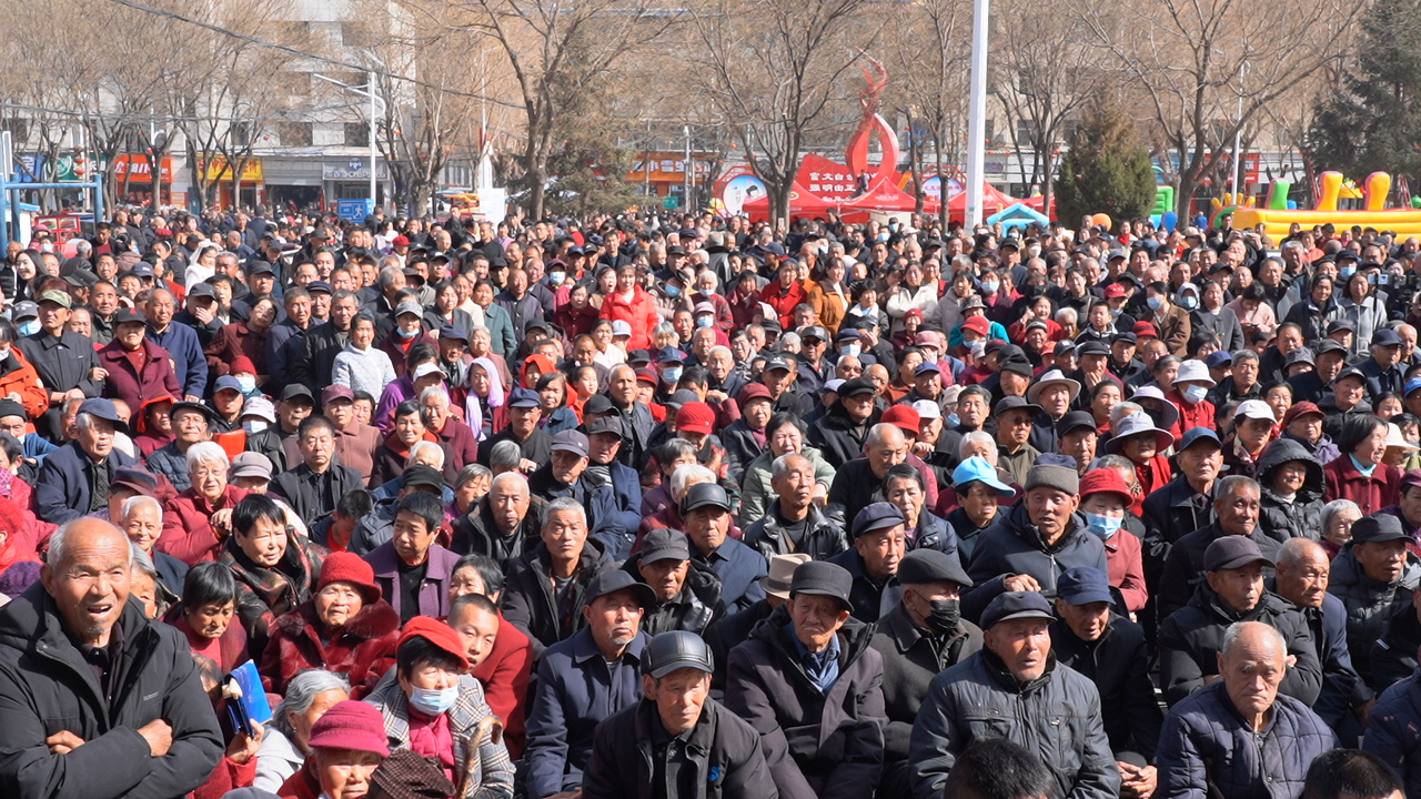 热气腾腾的中国年 | 戏韵流长年味浓 宜川蒲剧公演让群众过足戏瘾