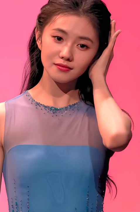 刘浩存和海来阿木合作的歌舞互相成就
很多观众愿意反复观看的节目
刘浩存的表现让人