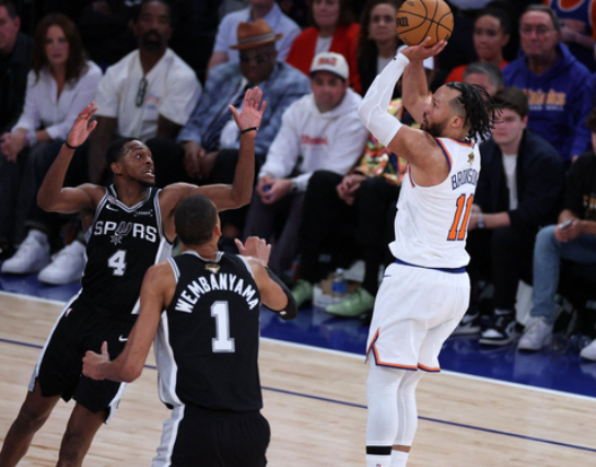 NBA总决赛G5上半场

一、上半场37-42半场复盘
 
全场节奏极度偏慢，两