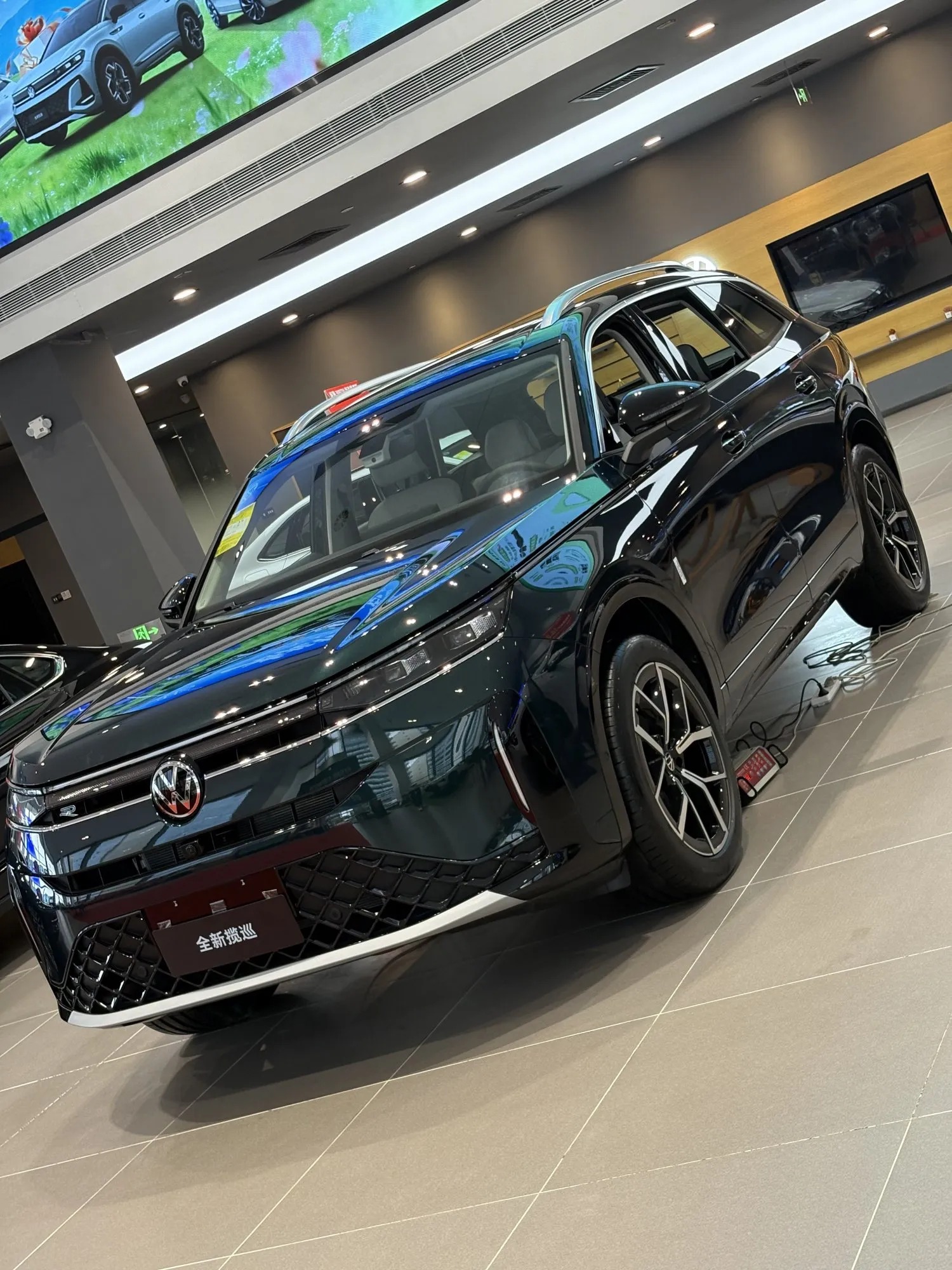 想体验5米级大五座SUV的硬核实力？来店试驾全新揽巡，解锁越级豪华与驾控乐趣！5