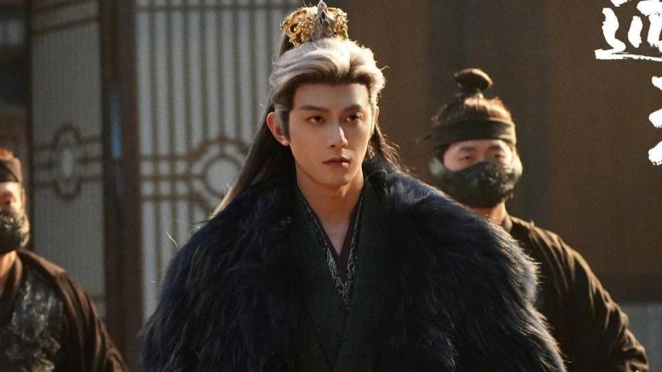 邓凯首次解锁杂志封面