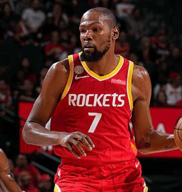 杜兰特20分，火箭险胜马刺。NBA常规赛，火箭客场挑战马刺，这场比赛杜兰特手感一