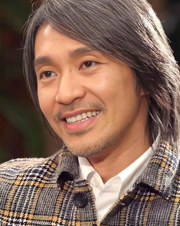 周星驰孙燕姿冲上热搜
让人疑惑的是，这八竿子打不着的俩人怎么扯到一块去了呢？
事