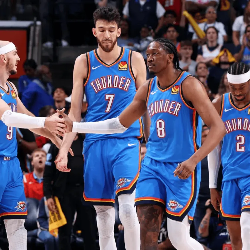 今日NBA常规赛，雷霆将对阵快船，马刺将对阵开拓者。

美媒Legion Hoo