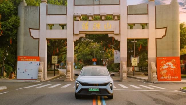 江铃集团新能源易至汽车羿驰05S：开启家庭纯电出行新纪元