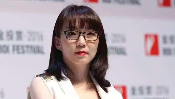 别人结婚是谈情说爱，而马薇薇结婚是看准金价