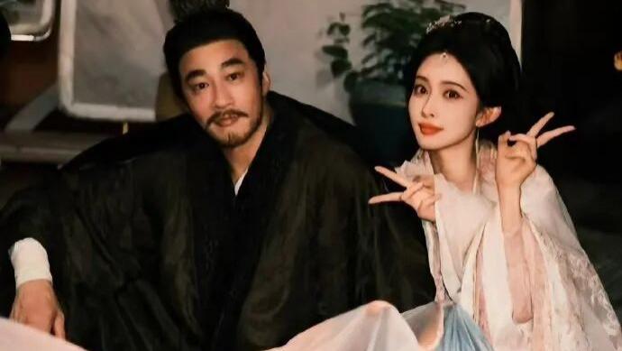 45岁金沙跟50岁何润东演夫妻，好清醒！