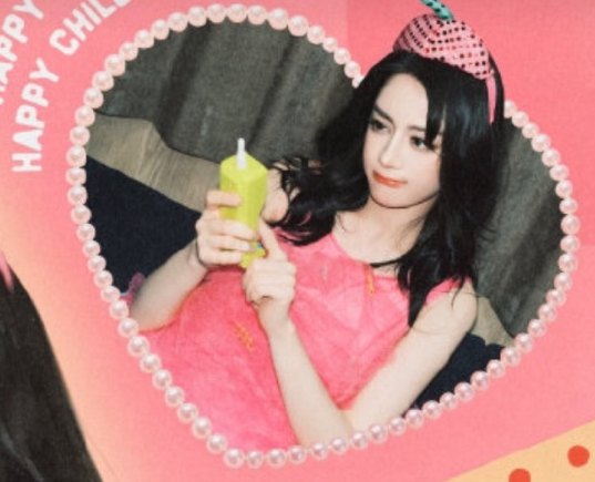 怎么美萌这么可爱的小蛋糕我要一口吃掉
热巴这个肌肉线条真的很漂亮呀
怎么有人能长