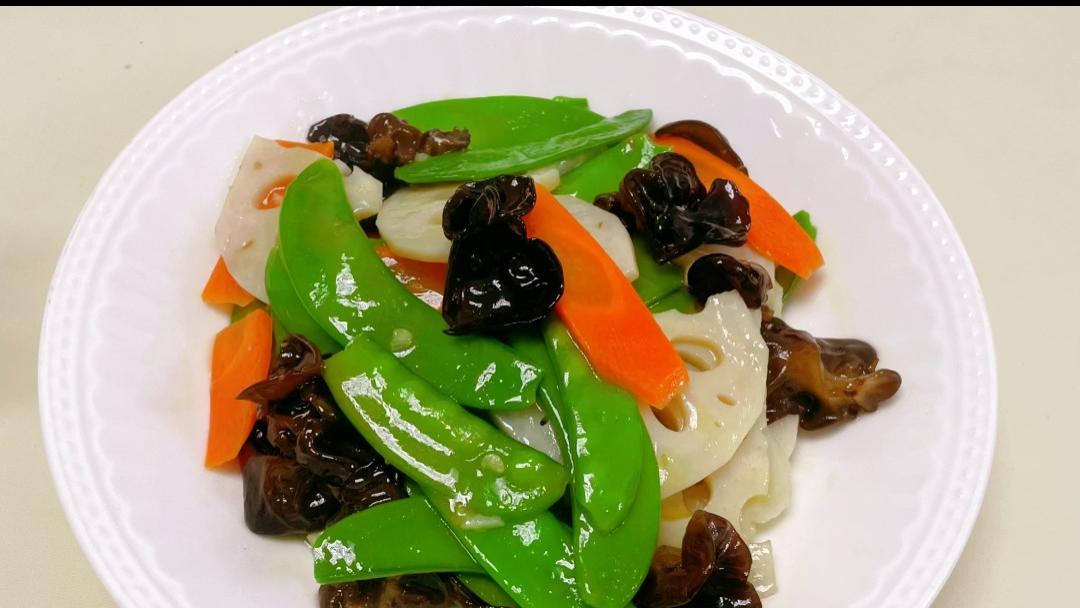 翠影红妆伴藕香：一道清爽素小炒的匠心之旅