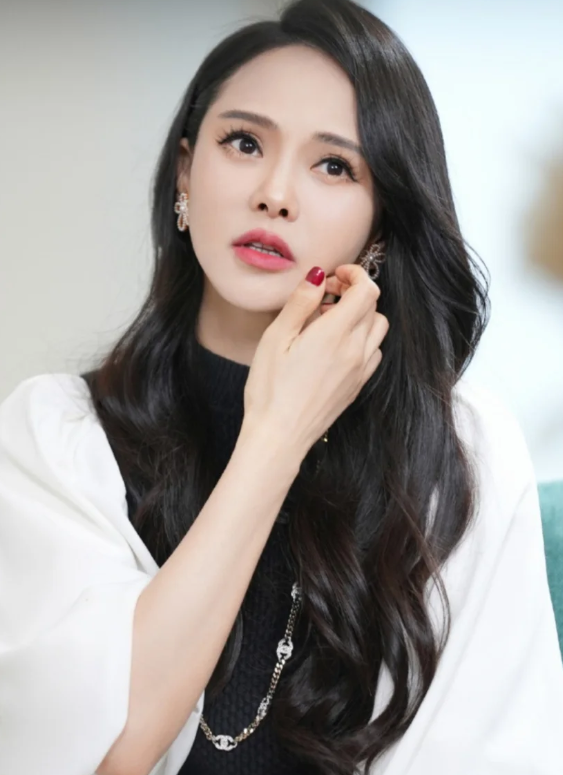 为什么伊能静说自己就是这样修炼好运体质的
伊能静说人一定要拥有高配得感，她说看到