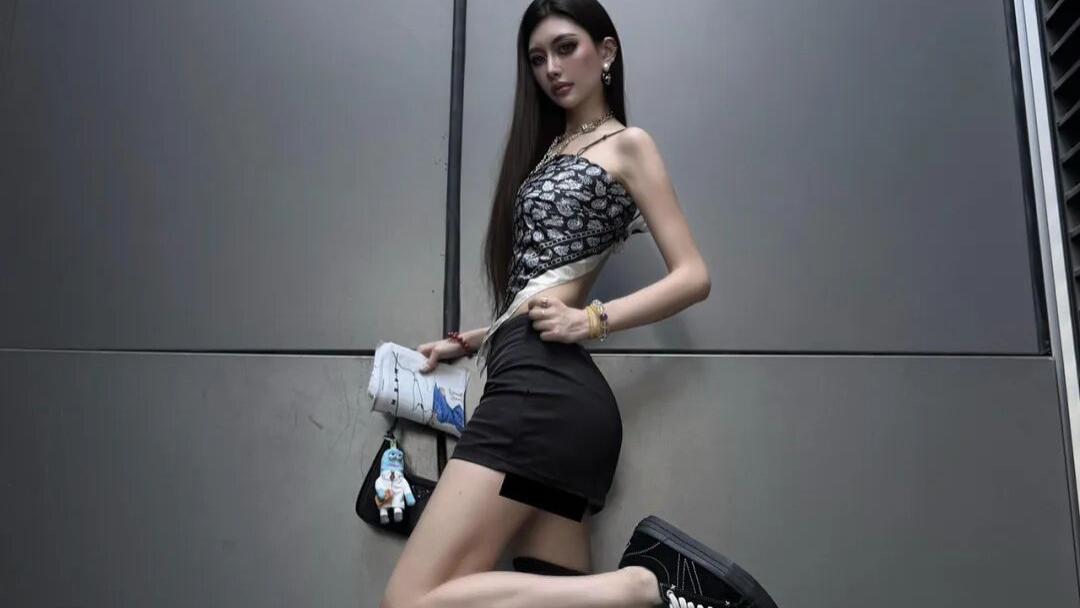 美式辣妹穿搭公式！沙漏身材专属搭配，街头出片氛围感拉满