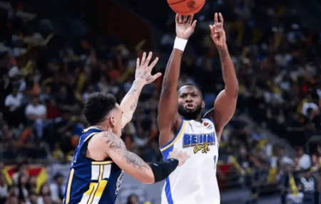 杰曼三分绝杀！北京男篮客场逆转广东。CBA常规赛，北京男篮客场挑战广东，这场比赛